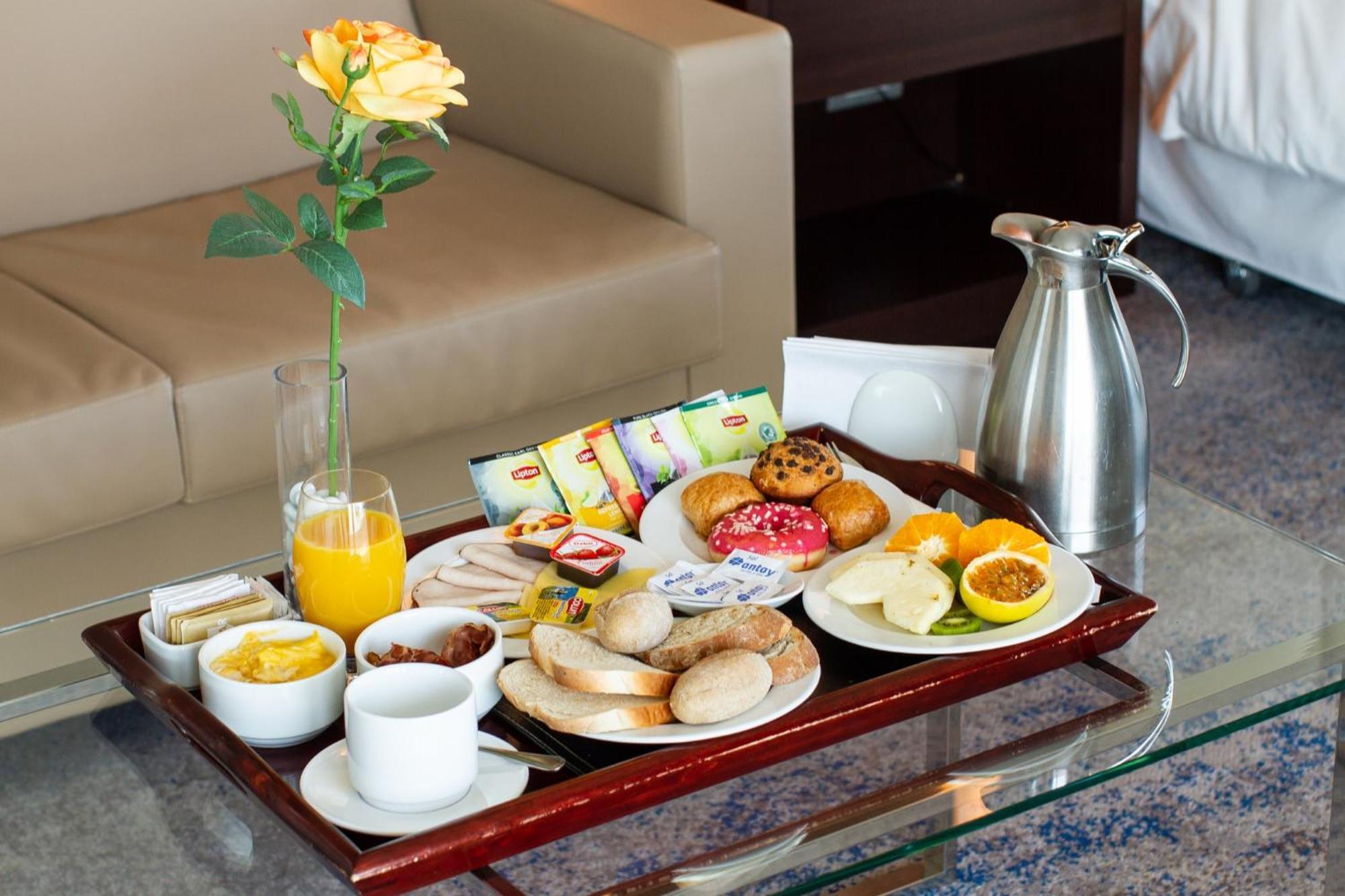 Antay Hotel & Spa Arica Esterno foto Room service