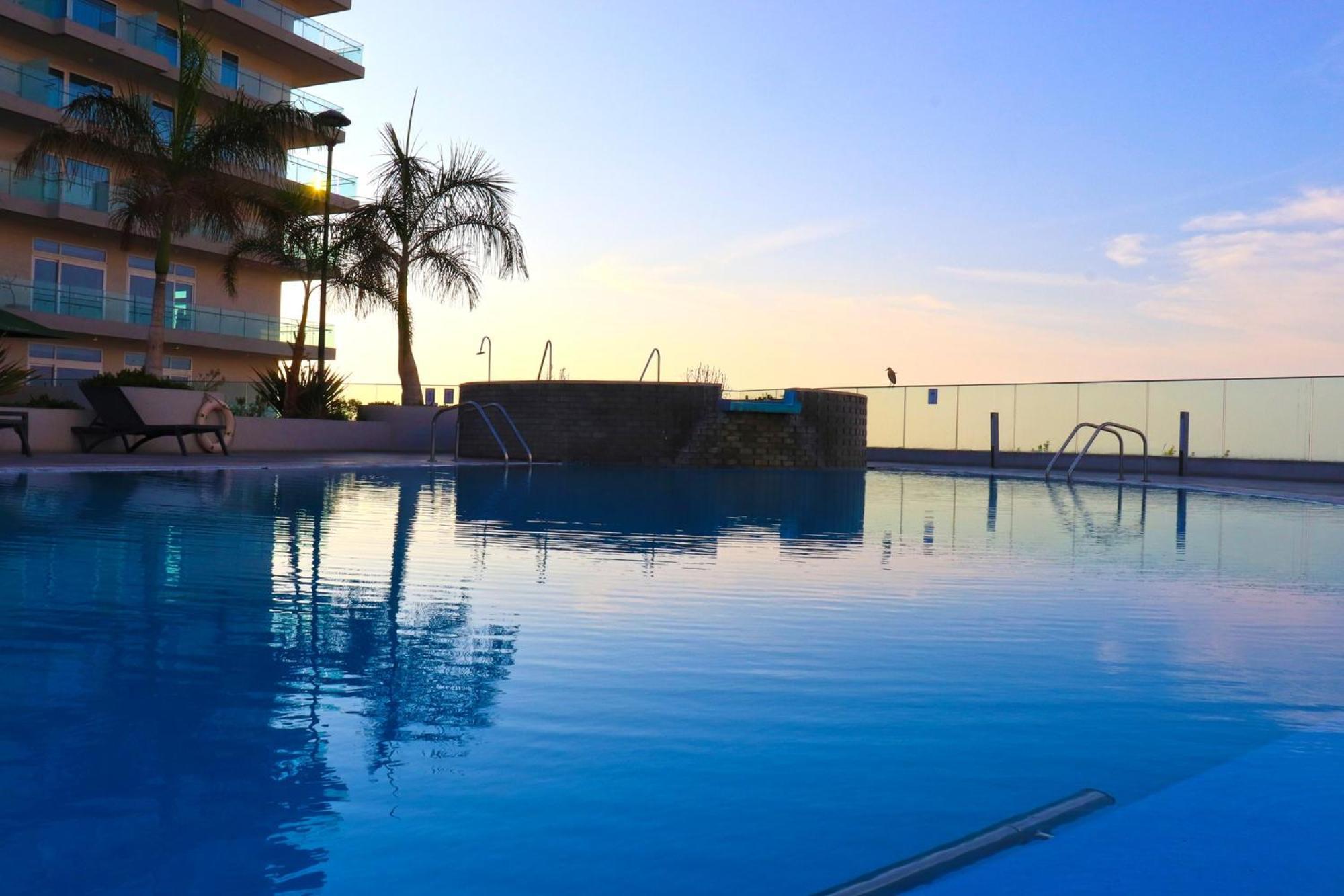 Antay Hotel & Spa Arica Esterno foto The pool at the hotel