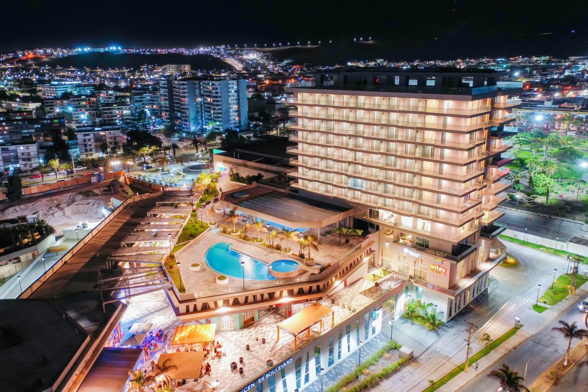 Antay Hotel & Spa Arica Esterno foto The hotel at night